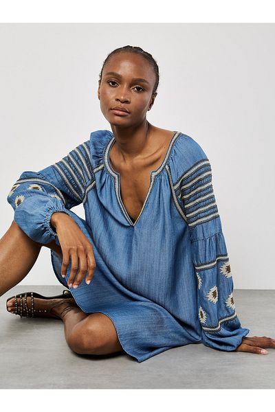 Apricot Aztekenbesticktes Denim-Minikleid