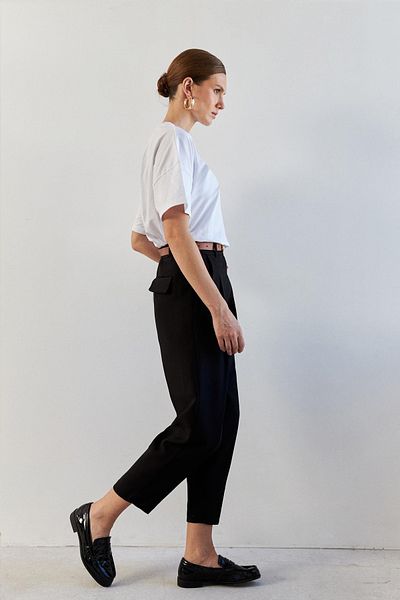 YOUR NAME Black Carrot Cut Women's Trousers with Belt