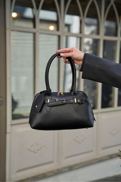 Madamra Schwarze Retro-Hand- und Umhängetasche für Damen mit goldenen Accessoires
