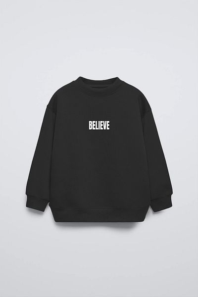 The Champ Clothing Детски суитшърт Believe с щампована футболна тематика с кръгло деколте