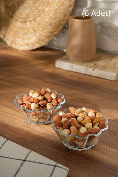 Queen’s Kitchen Elinor 6-Slice Glass Snack Bowl