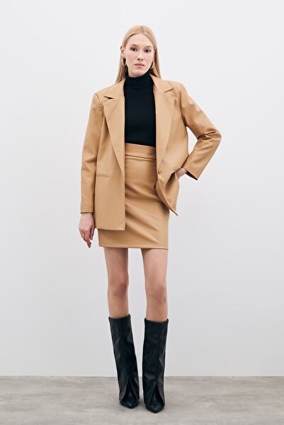 Sateen Мини кожена пола - бежова