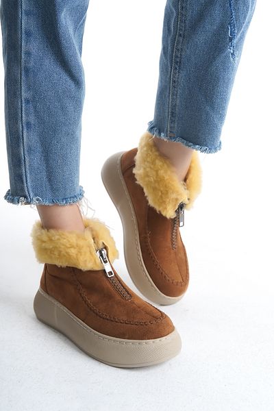 Moda Değirmeni Άνετες γυναικείες μπότες - Tan Suede, Γούνινη επένδυση, Μπροστινό φερμουάρ, Χοντρή σόλα με γούνα στο εσωτερικό BG1165-116-0004