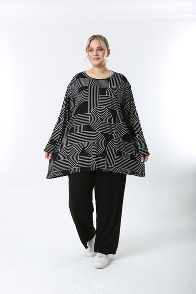 XL Modam Women's Digital Looking Three-Quarter Sleeve Plus Size Tunic