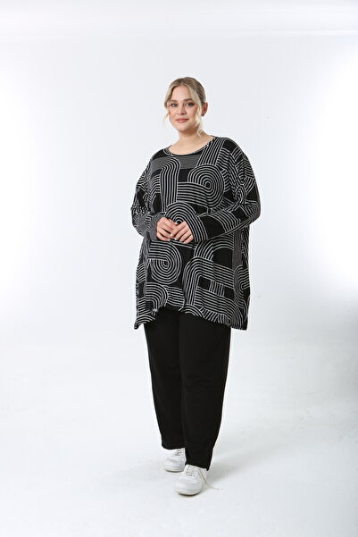 XL Modam Women's Digital Looking Three-Quarter Sleeve Plus Size Tunic