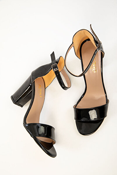 SOHO Černé lakované dámské klasické boty na podpatku 14532