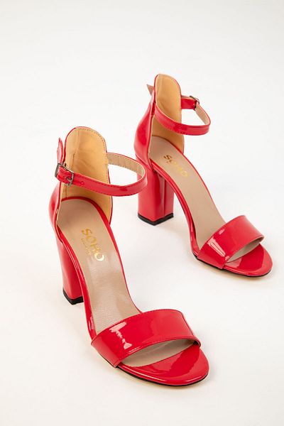 SOHO Klassische Schuhe mit Absatz aus rotem Lackleder 14532