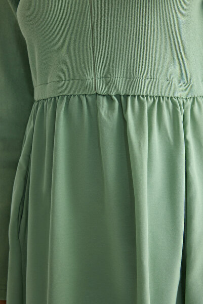 Trendyol Modest Χακί Πλεκτό Φόρεμα με φερμουάρ TCTSS25EB00047
