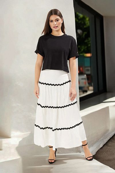 Trendyol Collection Fusta albă înfășurată cu evazare detaliată TWOSS25ET00008
