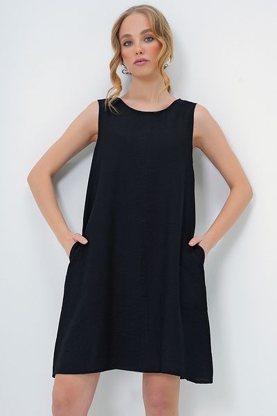 Trend Alaçatı Stili Women's Black U Neck Zero Sleeve Double Pocket Aerobin Summer Dress Alc-X13575