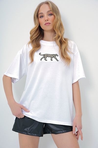 Trend Alaçatı Stili Tricou alb din bumbac cu broderie leopard - Gât crew ALC-X13585