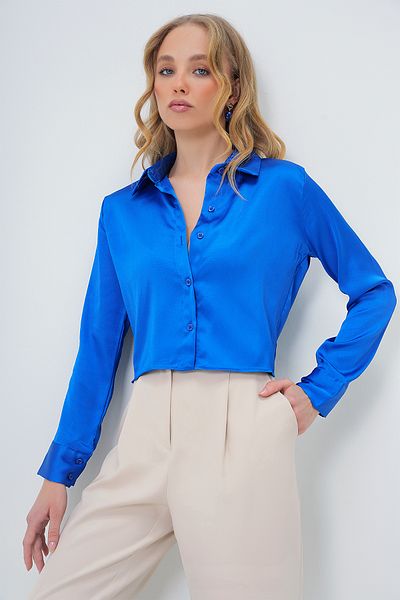 Trend Alaçatı Stili Saks Satin-Crop-Shirt für Damen ALC-X13497