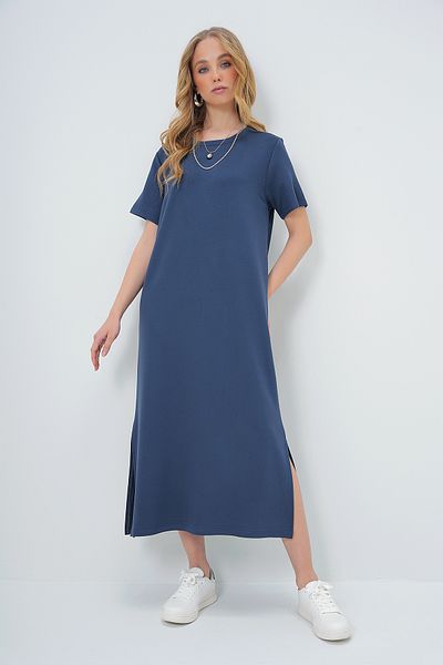 Trend Alaçatı Stili Damen-Strickkleid in Indigo mit Rundhalsausschnitt, kurzen Ärmeln und Schlitz ALC-X13571