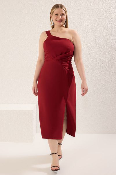 Trendyol Curve Burgunderfarbenes, gewebtes Finike-Kleid in Übergröße