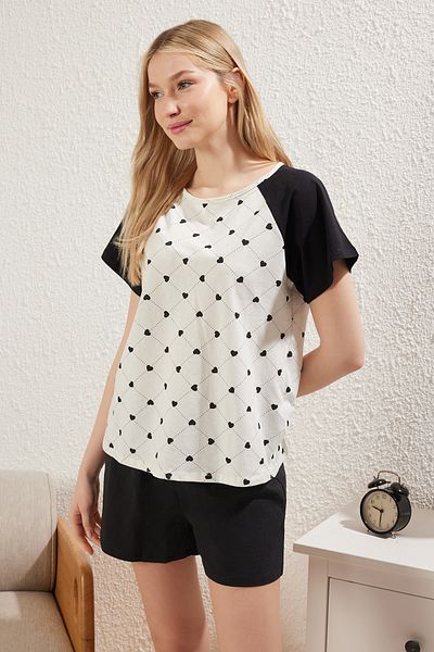 Trendyol Collection Hearted Black-Ecru Cotton Pajamas Set - Raglan Sleeves & Shorts Thmss25Pt00177