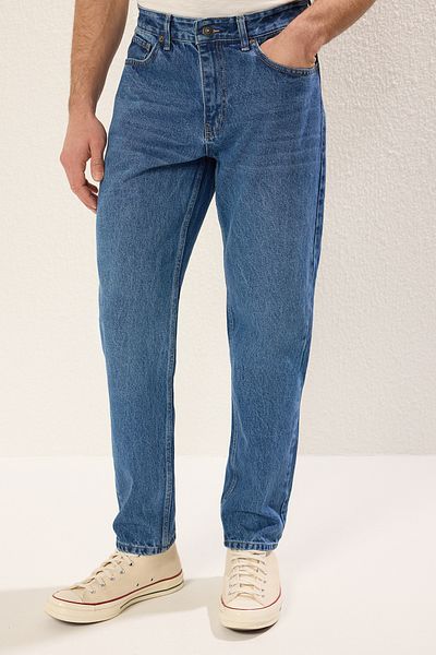 Trendyol Collection Mittelblaue Jeans von Essential Fit – 100 % Baumwolljeans TMNAW23JE00104