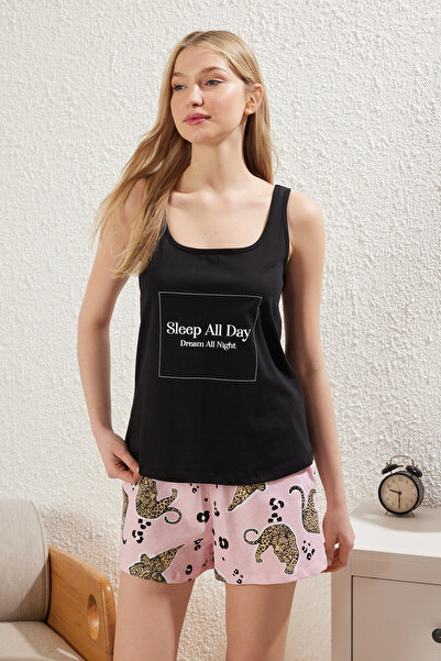 Trendyol Collection Sada černého bavlněného pyžama se zvířecím potiskem – šortky se sloganem, Thmss25Pt00171