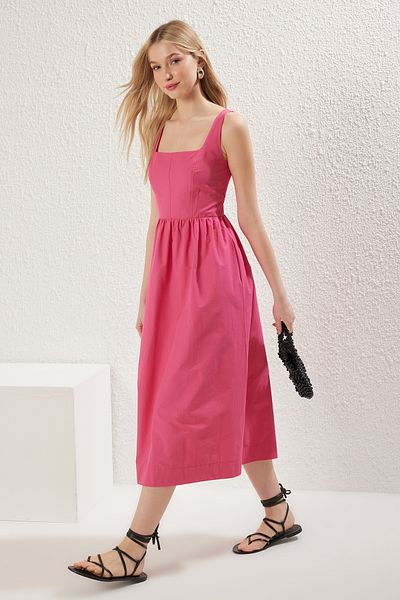 Trendyol Collection Φούξια midi υφαντό φόρεμα, μεσάτη, φούστα σε γραμμή Α, λεπτομέρεια ραφής TWOSS24EL00038