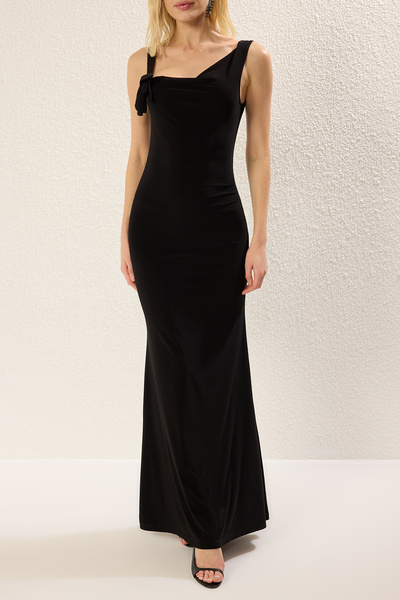Trendyol Collection Černý límec Degaje s mašlí Detailní rybí střih Pletené maxi večerní šaty Noční šaty pro návrat domů