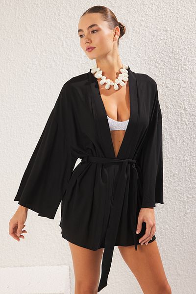 Trendyol Collection Schwarz*001 Gemusterter, kurzer, gewebter Kimono- und Kaftan aus 100 % Wolle/Viskose