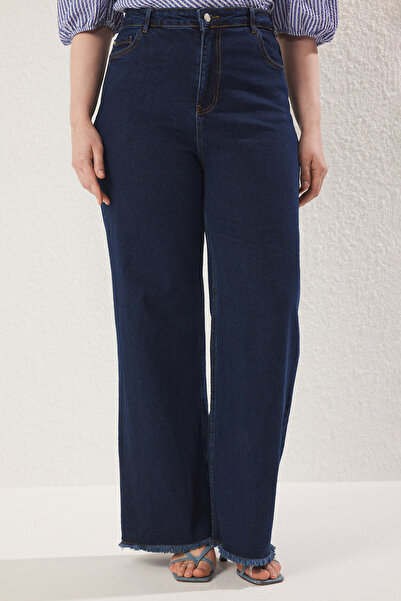 Trendyol Curve Σκούρο μπλε ψηλόμεσο βρώμικο άκρο Λεπτομέρεια Άνεση με φαρδύ πόδι Μεγάλο μέγεθος Φαρδύ τζιν TBBSS23CJ00009