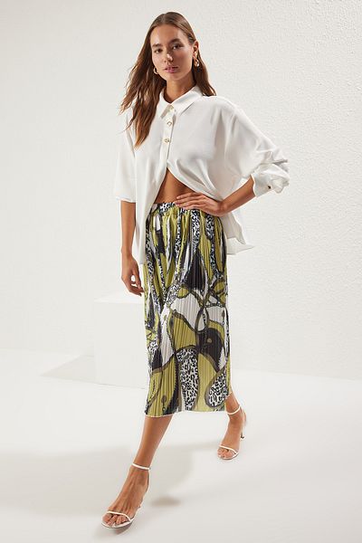 Trendyol Collection Green Print a Line/Bell Cut Pleated Midi Skirt Twoss25Et00059