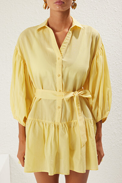 Trendyol Collection Gelbes, gewebtes Mini-Strandkleid aus 100 % Baumwolle mit Ballonärmeln TBESS25EL00034