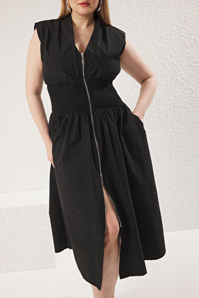 Trendyol Curve Μαύρο αμάνικο φόρεμα με φερμουάρ, υφαντό σε μεγάλο μέγεθος