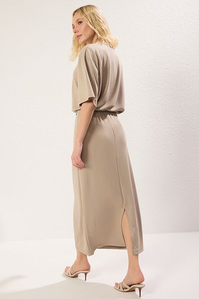 Trendyol Collection Dehnbarer Maxirock – Schlüssel und Detail, Stone Soft – TWOSS25ET00069