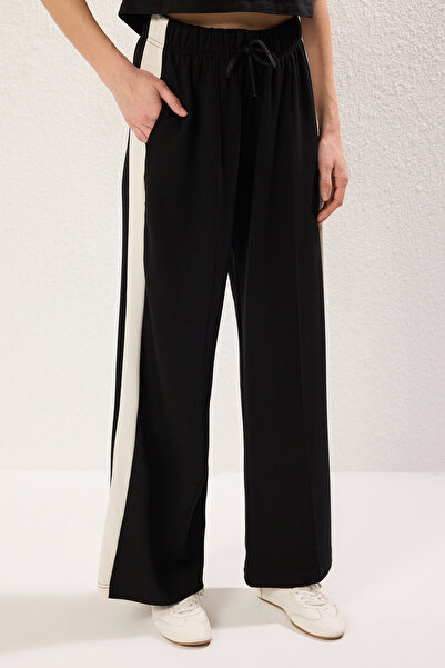 Trendyol Collection Μαύρο έγχρωμο ίσιο πλεκτό παντελόνι TWOSS25PL00071