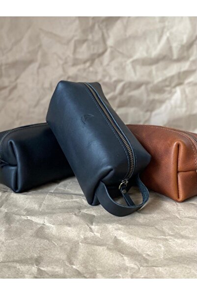 ALESTA LEATHER (ΓΡΑΜΜΑΤΕΣ ΟΝΟΜΑΤΕΠΩΝΥΜΙΩΝ) Χειροποίητη ανδρική τσάντα από γνή...