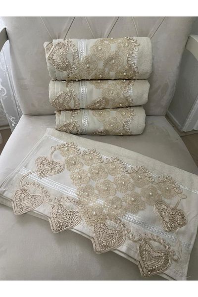 Gohiba Stylish Lace Scalloped Dowry Towel - Models Avant-Garde Hand Towel
