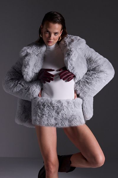 Açelya Okcu Women's Premium Long Feather Rex Faux Fur Coat