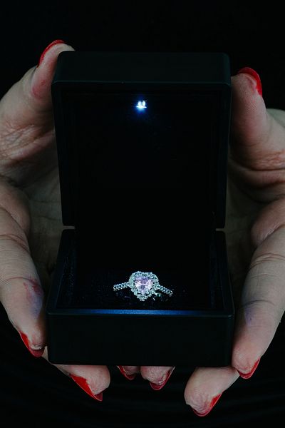 TRENDTAKI Valentine's Day Gift Pink Heart in a Light Box with Zircon Stone 0148