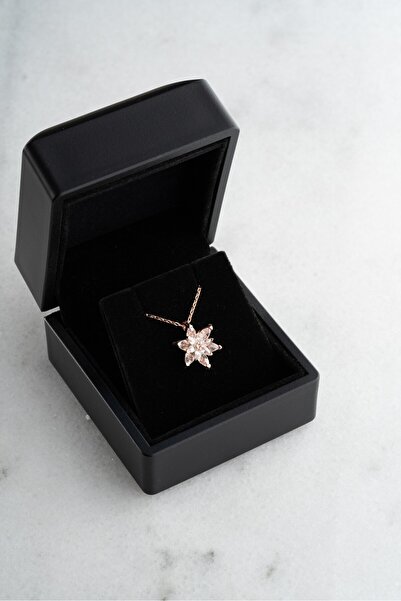 ESSARE 925 Ayar Işıklı Kutuda Beyaz Lotus Çiçeği Kolye Kadın Gümüş Kolye