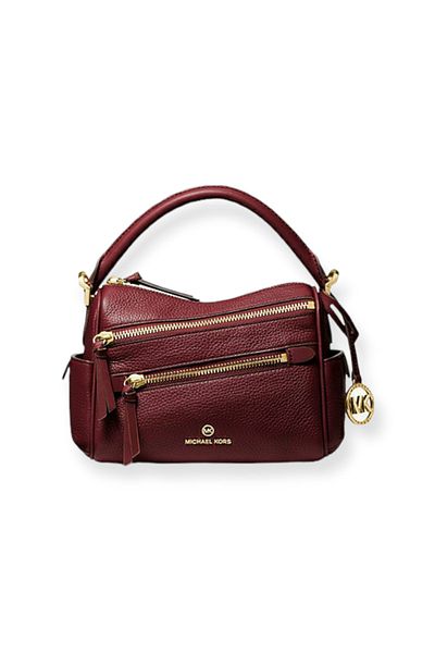 Michael Kors handbag is perfect for sophisticated ladies.