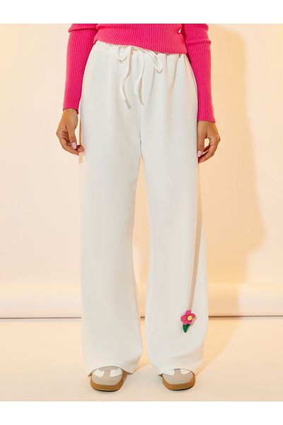Styli 3D Flower Applique Detail Wide Leg Pants
