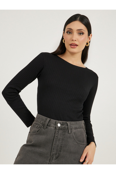 Styli بلوزة محبوكة بأكمام مطوية مع تفاصيل أزرار