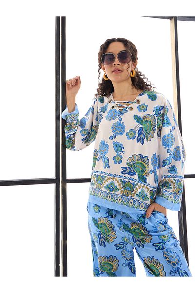 Sassafras By Styli تنسيقات البلوزة والبنطلون بطبعات الأزهار
