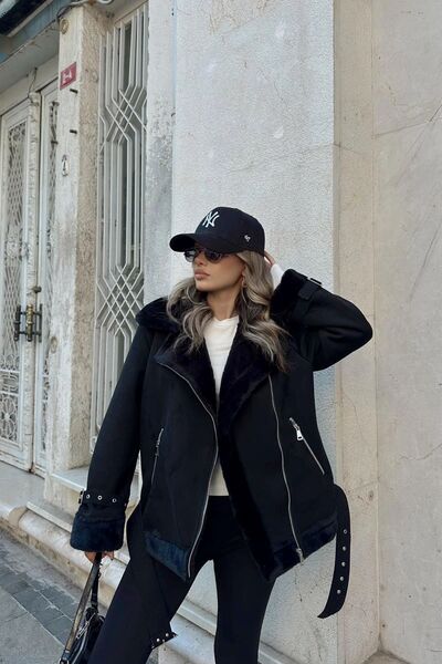 VESS MODA Γυναικείο μαύρο σουέτ ποδηλατικό παλτό με μεταξωτή γούνα και λεπτομέρεια ζώνης