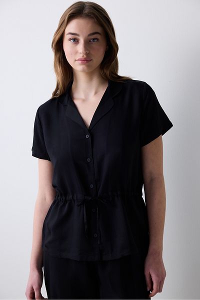 Penti Fleur Satin-Hemdhose, schwarzes Pyjama-Set – Penti Loves Paris Collection