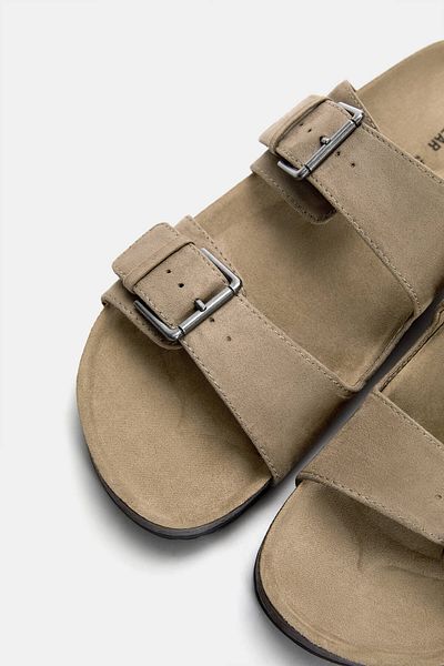 Pull & Bear Flat sandals with buckle