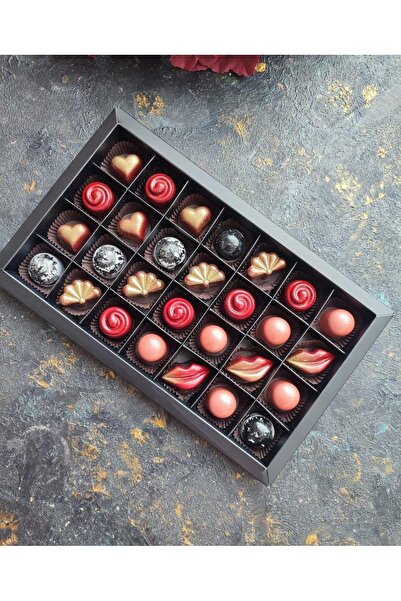 NUİT CHOCOLATE BUTİK EL YAPIMI TASARIM HEDİYELİK ÇİKOLATA KUTUSU