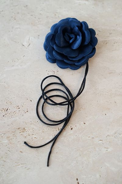 İstoria Bridal Lace-Up Fabric Flower Choker Necklace, Rose Necklace, Satin Rose Necklace, Vintage Rose Choker Necklace