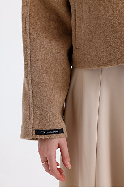 Perryes Norra γυναικείο κοντό παλτό - φαρδύ γιακά, φερμουάρ, ανοιχτό καφέ