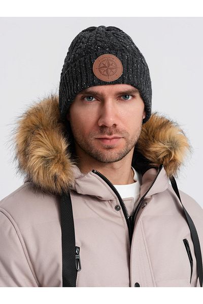 OMBRE Beanie-Mütze für Herren mit rundem geprägtem Patch - Graphit V1 OM-ACWH-0121