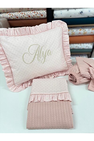 GAYE EV TEKSTİLİ BEBEK İSİM İŞLEMELİ NAKIŞLI PİKE SET %100 PAMUKLU OEKO-TEX S...