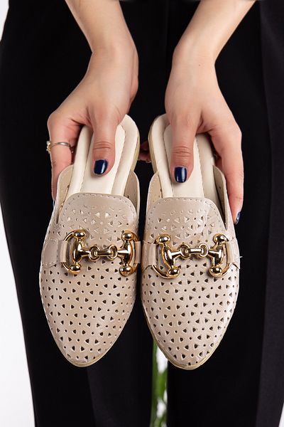 Slipcat Women's Closed Front Studded Casual Slippers