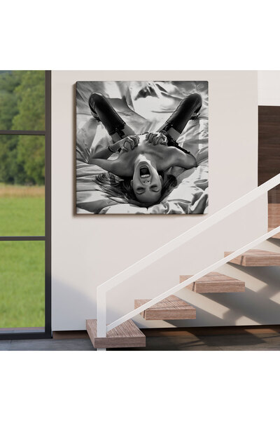 Storizaa Çığlık atan Çıplak Güzel Kadın Kanvas Tablo, Siyah Beyaz Tablo-5333B