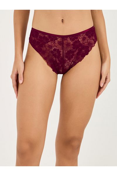 Styli Scalloped Edge Floral Lace Front & Back Metal Heart Trim Thong